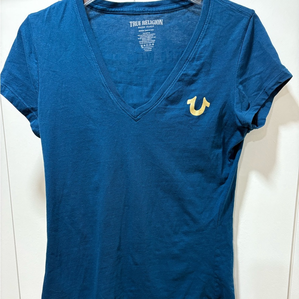 True Religion Teal V-Neck Tee with Gold Logo size small